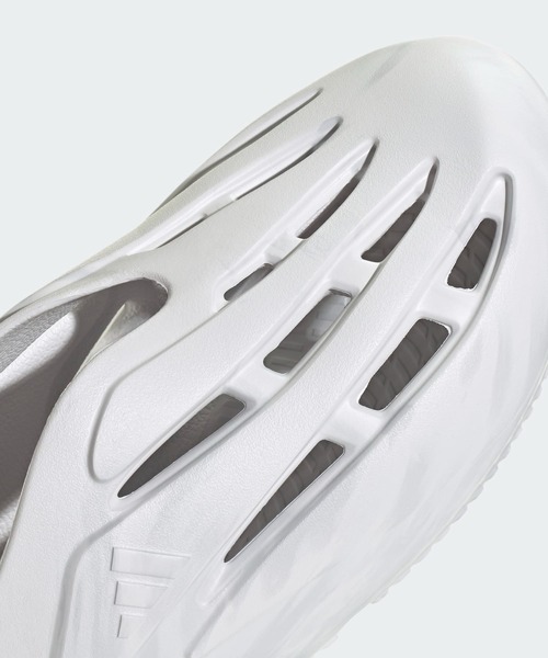 adidas(アディダス)の「ライトブレイズ モック / Lightblaze Moc / アディダス adidas(サンダル・メンズ・ホワイト/ブラック・28.5cm/27.5cm/26.5cm/25.5cm/24.5cm/23.5cm)」の8枚目の写真