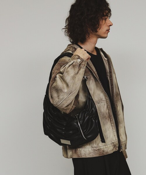 tk.TAKEO KIKUCHI（ティーケータケオキクチ）の「◆【パフィーシリーズ】ロータスショルダー（ショルダーバッグ・メンズ・ブラック系/ブラック/ライム/ブルー・00）」の5枚目の写真