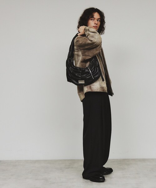 tk.TAKEO KIKUCHI（ティーケータケオキクチ）の「◆【パフィーシリーズ】ロータスショルダー（ショルダーバッグ・メンズ・ブラック系/ブラック/ライム/ブルー・00）」の6枚目の写真