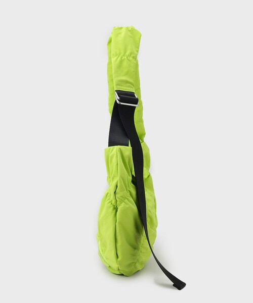 tk.TAKEO KIKUCHI（ティーケータケオキクチ）の「◆【パフィーシリーズ】ロータスショルダー（ショルダーバッグ・メンズ・ブラック系/ブラック/ライム/ブルー・00）」の17枚目の写真