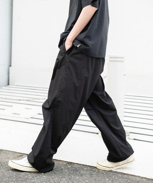 URBAN RESEARCH Sonny Label(アーバンリサーチサニーレーベル)の「撥水バルーンジョガーパンツ(その他パンツ・メンズ・ブラック/ベージュ系その他・MEDIUM/LARGE)」の3枚目の写真