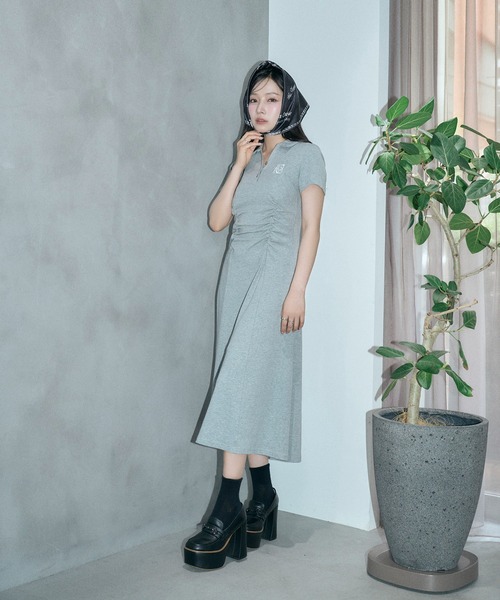 ANDGEEBEE（アンジービー）の「ギャザーポロロングワンピ（ワンピース・レディース・ブラック/グレー・FREE）」の18枚目の写真