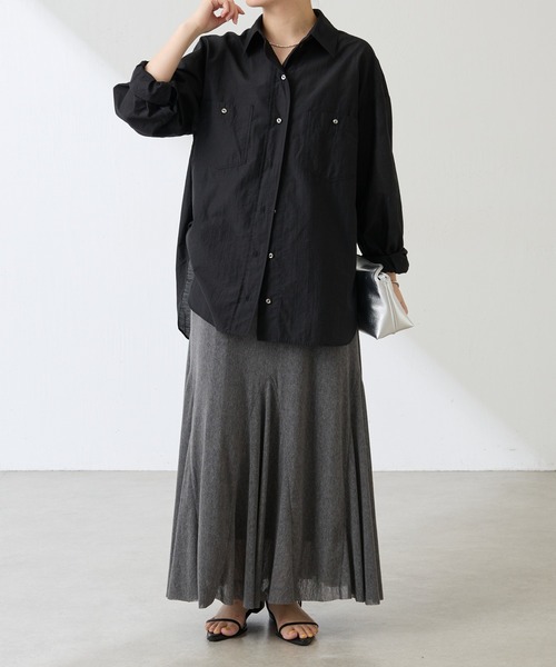 COLLAGE GALLARDAGALANTE(コラージュガリャルダガランテ)の「Q.anos/バックボタンデニムシアーシャツ/新色追加(シャツ/ブラウス・レディース・ライトブルー/インディゴブルー/チャコールグレー/ブラック・FREE)」の13枚目の写真