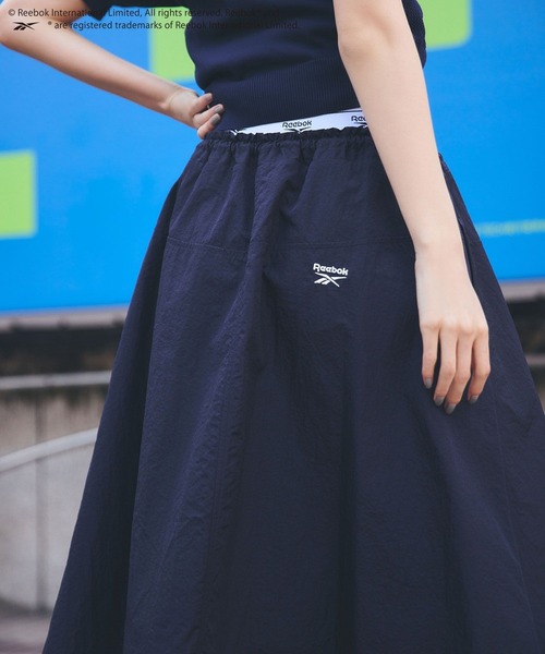 Reebok（リーボック）の「【Reebok】VIS別注ロゴベルトフレアースカート（スカート・レディース・ホワイト/ネイビー/サックスブルー・FREE）」の3枚目の写真