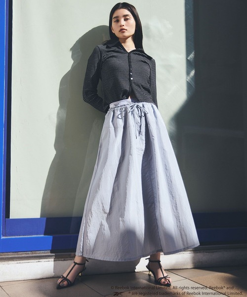 Reebok（リーボック）の「【Reebok】VIS別注ロゴベルトフレアースカート（スカート・レディース・ホワイト/ネイビー/サックスブルー・FREE）」の4枚目の写真