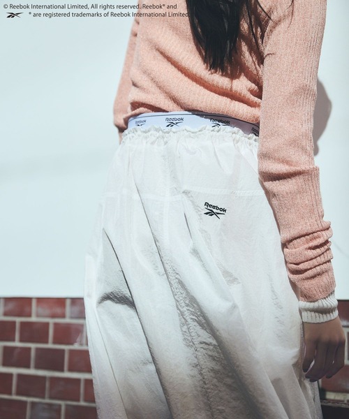 Reebok（リーボック）の「【Reebok】VIS別注ロゴベルトフレアースカート（スカート・レディース・ホワイト/ネイビー/サックスブルー・FREE）」の8枚目の写真