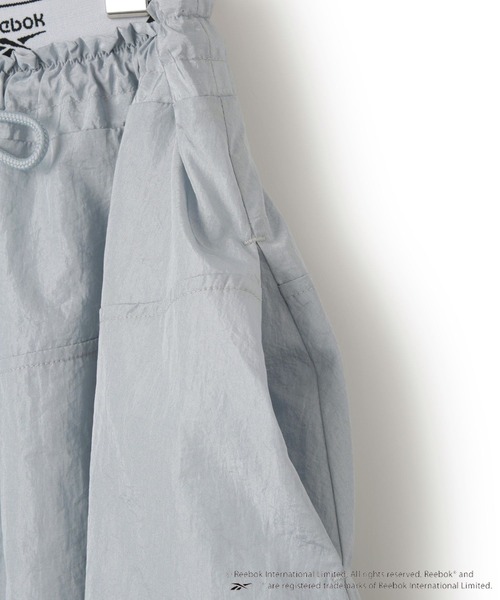 Reebok（リーボック）の「【Reebok】VIS別注ロゴベルトフレアースカート（スカート・レディース・ホワイト/ネイビー/サックスブルー・FREE）」の18枚目の写真