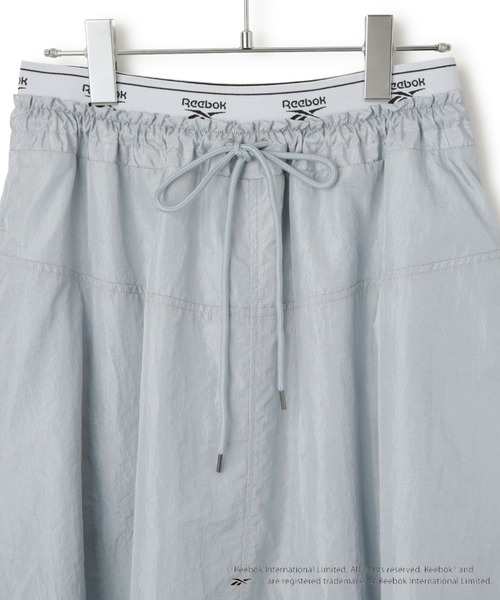 Reebok（リーボック）の「【Reebok】VIS別注ロゴベルトフレアースカート（スカート・レディース・ホワイト/ネイビー/サックスブルー・FREE）」の19枚目の写真