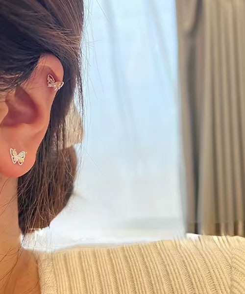 VIBGYOR Women（ヴィブジョー　ウィメン）の「【float】バタフライ カラフル ストーン ピアス（ピアス（両耳用）・レディース・シルバー・FREE）」の4枚目の写真