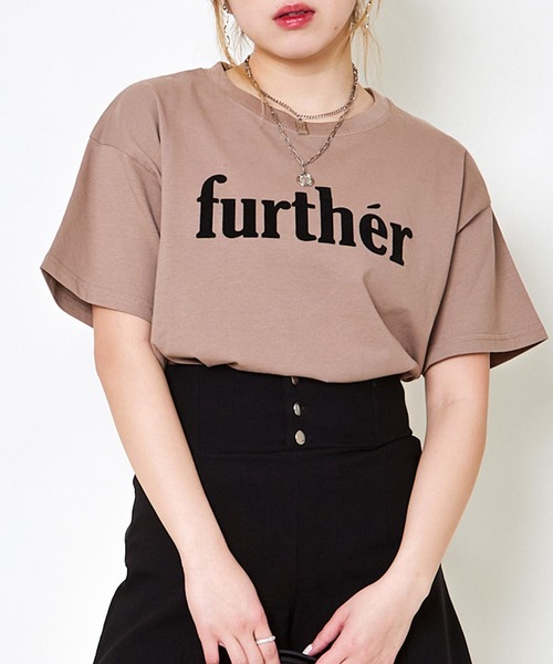 GORGE(ゴージ)の「《立体ロゴ×映えシンプル》レディース フロッキープリント Tシャツ カジュアル 着回し 春夏秋(Tシャツ/カットソー・レディース・オフホワイト/モカ/チャコール・F)」の3枚目の写真