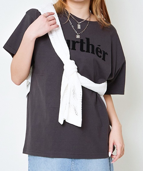 GORGE(ゴージ)の「《立体ロゴ×映えシンプル》レディース フロッキープリント Tシャツ カジュアル 着回し 春夏秋(Tシャツ/カットソー・レディース・オフホワイト/モカ/チャコール・F)」の22枚目の写真
