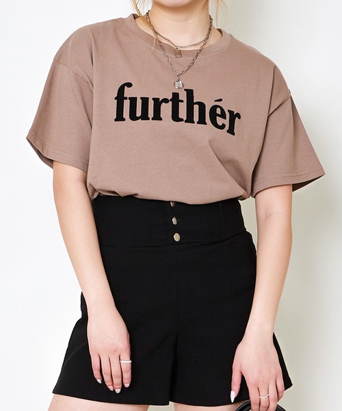 GORGE(ゴージ)の「《立体ロゴ×映えシンプル》レディース フロッキープリント Tシャツ カジュアル 着回し 春夏秋(Tシャツ/カットソー・レディース・オフホワイト/モカ/チャコール・F)」の18枚目の写真