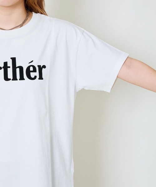 GORGE(ゴージ)の「《立体ロゴ×映えシンプル》レディース フロッキープリント Tシャツ カジュアル 着回し 春夏秋(Tシャツ/カットソー・レディース・オフホワイト/モカ/チャコール・F)」の6枚目の写真