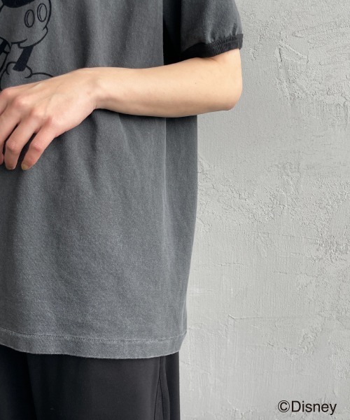 GOOD ROCK SPEED（グッドロックスピード）の「[GOOD ROCK SPEED/グッドロックスピード] MICKEY MOUSE / リンガープリントTシャツ / ディズニー（Tシャツ/カットソー・レディース・チャコールグレー・F）」の2枚目の写真