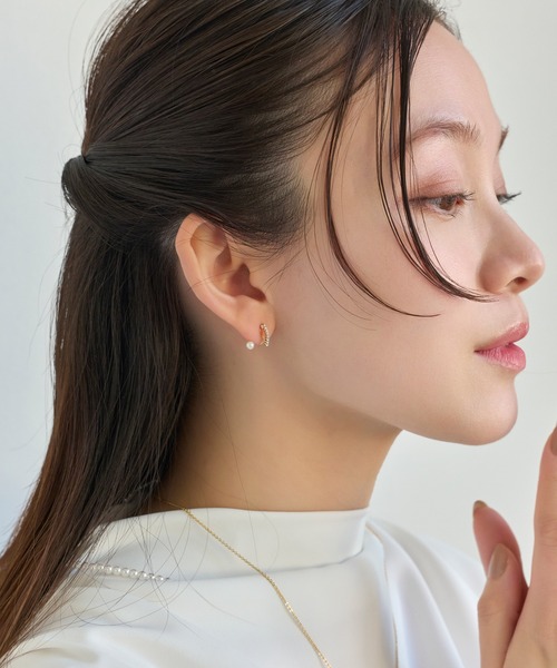 Phoebe（フィービィー）の「【痛くないシリーズ】ラインストーンパールフロートライトフィットイヤリング（イヤリング・レディース・イエローゴールド/シャンパン/シルバー・FREE）」の5枚目の写真