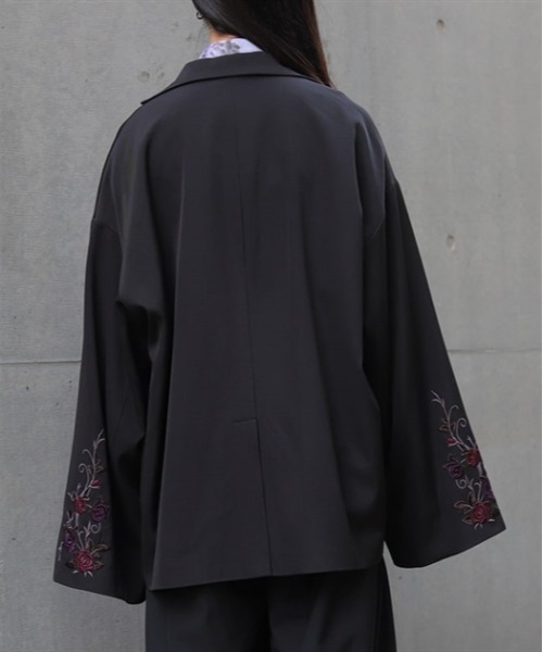 AXES-X(アクシーズエックス)の「襟切替ローズ刺繍ジャケット(テーラードジャケット・メンズ・ピンク/グレー・MEDIUM/LARGE)」の5枚目の写真