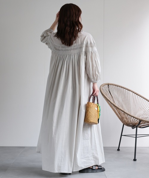 ap retro（アプレトロ）の「【India Fabric】ピンタックギャザーフレアシャツワンピース / コットン100％（シャツワンピース・レディース・ブラック/ライトグレー/グリーン/ブラウン・MEDIUM/LARGE/SMALL）」の10枚目の写真