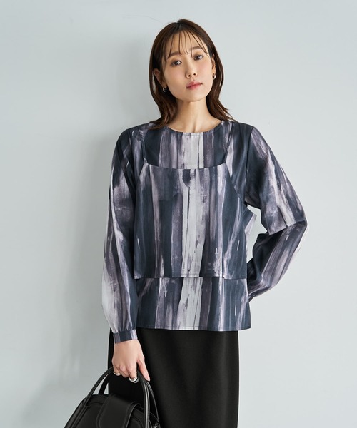 STYLE DELI(スタイルデリ)の「重ね着キャミセット水彩ストライプ柄ブラウス(シャツ/ブラウス・レディース・パープル系/ブラック系・FREE)」の2枚目の写真