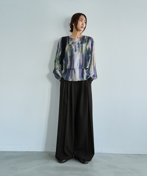 STYLE DELI(スタイルデリ)の「重ね着キャミセット水彩ストライプ柄ブラウス(シャツ/ブラウス・レディース・パープル系/ブラック系・FREE)」の11枚目の写真