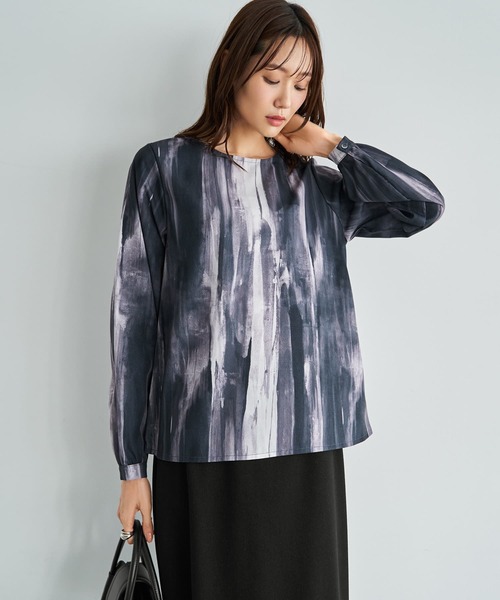 STYLE DELI(スタイルデリ)の「重ね着キャミセット水彩ストライプ柄ブラウス(シャツ/ブラウス・レディース・パープル系/ブラック系・FREE)」の6枚目の写真