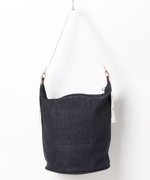 BLUE BLUE(ブルーブルー)の「デニム バケツ ショルダーバッグ(ショルダーバッグ・メンズ・インディゴブルー・ONE SIZE)」の2枚目の写真