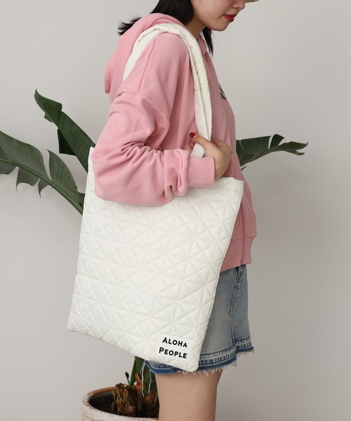 ROOPTOKYO(ループトウキョウ)の「ALOHA PEOPLE/アロハピープル キルティングトートバック(トートバッグ・レディース・ホワイト・FREE)」の2枚目の写真