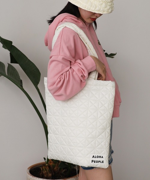 ROOPTOKYO(ループトウキョウ)の「ALOHA PEOPLE/アロハピープル キルティングトートバック(トートバッグ・レディース・ホワイト・FREE)」の4枚目の写真