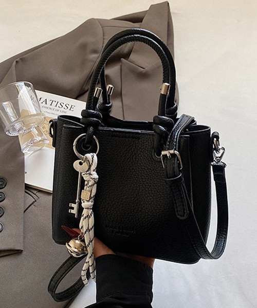 c.u.l(シーユーエル)の「かぎチャーム付き スクエア― ショルダーバッグ cula1183(ショルダーバッグ・レディース・ベージュ/ピンク/アイボリー/ブラック・FREE)」の10枚目の写真