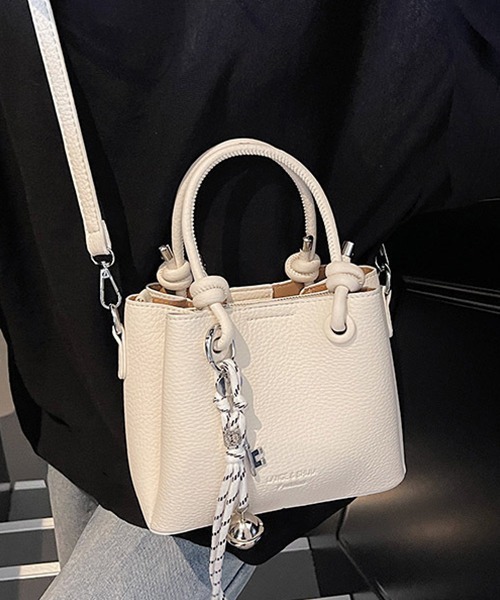 c.u.l(シーユーエル)の「かぎチャーム付き スクエア― ショルダーバッグ cula1183(ショルダーバッグ・レディース・ベージュ/ピンク/アイボリー/ブラック・FREE)」の13枚目の写真