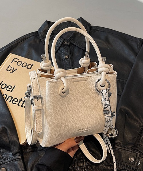 c.u.l(シーユーエル)の「かぎチャーム付き スクエア― ショルダーバッグ cula1183(ショルダーバッグ・レディース・ベージュ/ピンク/アイボリー/ブラック・FREE)」の15枚目の写真