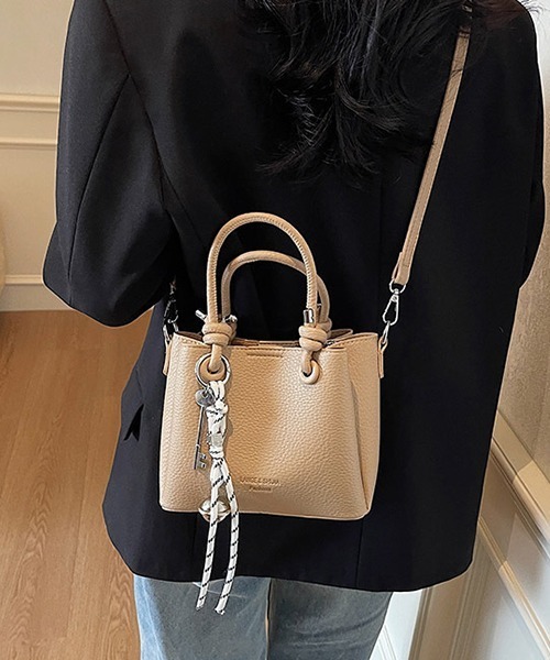 c.u.l(シーユーエル)の「かぎチャーム付き スクエア― ショルダーバッグ cula1183(ショルダーバッグ・レディース・ベージュ/ピンク/アイボリー/ブラック・FREE)」の18枚目の写真