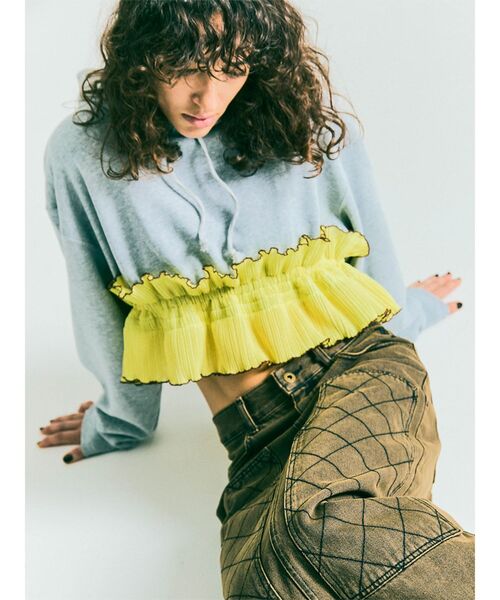 :ETHROF(イーサオブ)の「PLEATS FRILL SHORT PARKA(スウェット・レディース・ブラック/杢グレー/ブルー系その他・MEDIUM)」の1枚目の写真