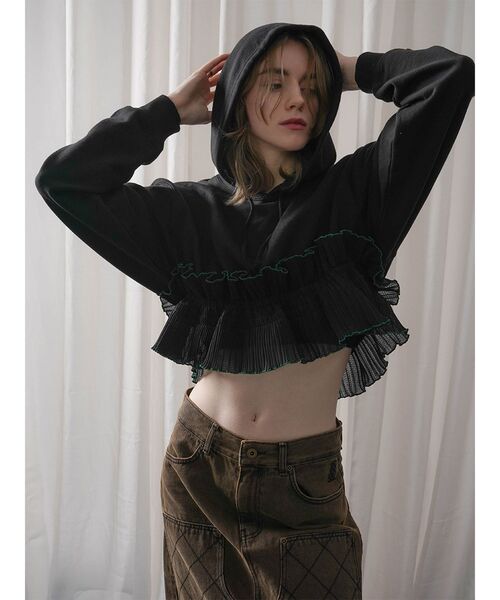 :ETHROF(イーサオブ)の「PLEATS FRILL SHORT PARKA(スウェット・レディース・ブラック/杢グレー/ブルー系その他・MEDIUM)」の2枚目の写真
