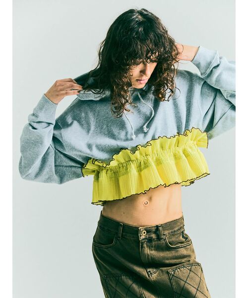 :ETHROF(イーサオブ)の「PLEATS FRILL SHORT PARKA(スウェット・レディース・ブラック/杢グレー/ブルー系その他・MEDIUM)」の4枚目の写真