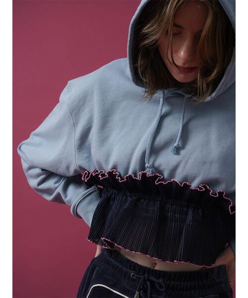 :ETHROF(イーサオブ)の「PLEATS FRILL SHORT PARKA(スウェット・レディース・ブラック/杢グレー/ブルー系その他・MEDIUM)」の9枚目の写真