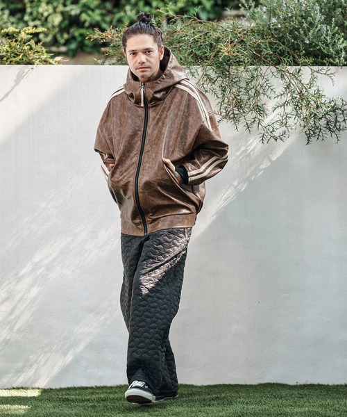 CAMBIO(カンビオ)の「mj10833- Vintage Like Synthetic Leather Volume Neck Short Length Blouson シンセティックレザーブルゾン(ブルゾン・メンズ・ブラック/ブラウン・S/M/L)」の14枚目の写真