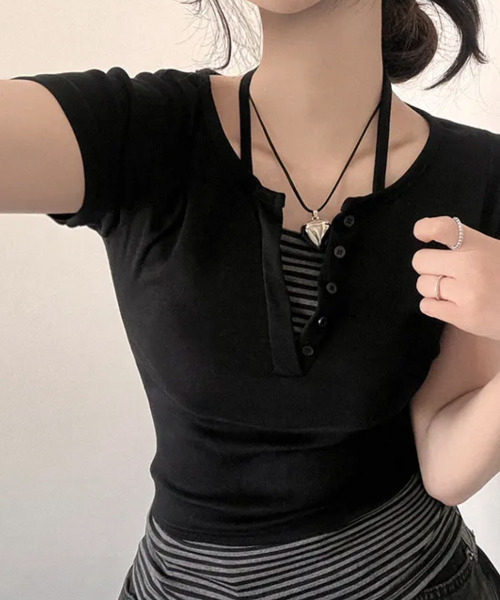 VIVID LADY（ビビッドレディー）の「ホルターネック レイヤード風 半袖Tシャツ（Tシャツ/カットソー・レディース・ブラック/チャコールグレー・FREE）」の14枚目の写真