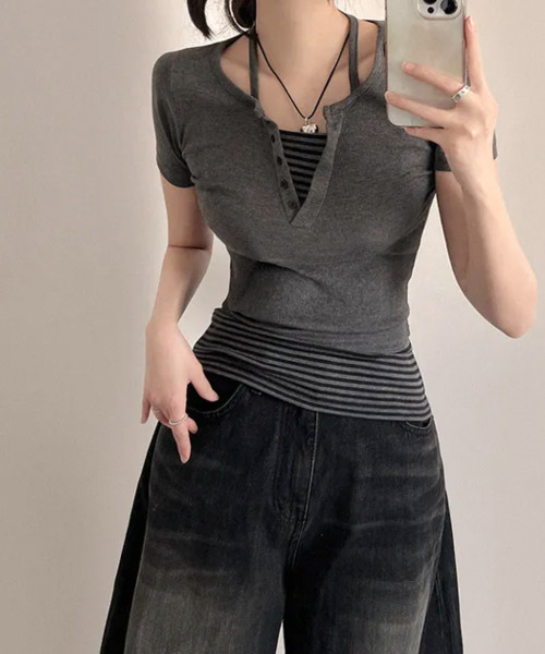 VIVID LADY（ビビッドレディー）の「ホルターネック レイヤード風 半袖Tシャツ（Tシャツ/カットソー・レディース・ブラック/チャコールグレー・FREE）」の9枚目の写真