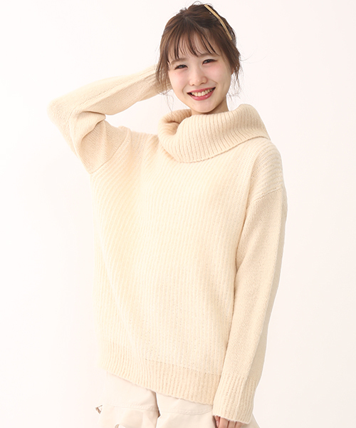 one after another NICE CLAUP（ワンアフターアナザーナイスクラップ）の「【ナイスクラップ】片畦タートルネックニット（ニット/セーター・レディース・サックスブルー/ブラック系その他/アイボリー・FREE）」の2枚目の写真