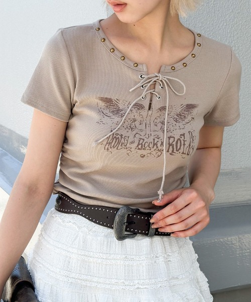 SpRay（スプレイ）の「テレコイーグルスタッズTシャツ（Tシャツ/カットソー・レディース・アイボリー/ブラック/ライトベージュ/カーキ/ホワイト/ブラウン・FREE/LARGE）」の5枚目の写真