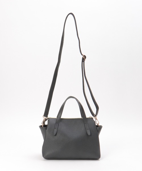 ikka（イッカ）の「【雑誌InRed1月・2月合併号掲載】合皮2WAYオヤコミニボストン（ボストンバッグ・レディース・ブラック/オレンジ/ダークベージュ・FREE）」の6枚目の写真