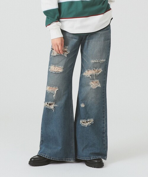 Ray BEAMS（レイビームス）の「【別注】Lee / RIPPED JEANS（デニムパンツ・レディース・ライトブルー・X-SMALL/SMALL/MEDIUM）」の21枚目の写真