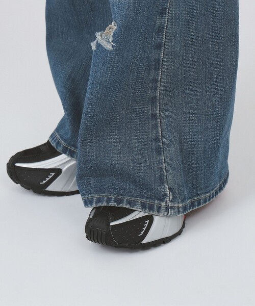 Ray BEAMS（レイビームス）の「【別注】Lee / RIPPED JEANS（デニムパンツ・レディース・ライトブルー・X-SMALL/SMALL/MEDIUM）」の10枚目の写真