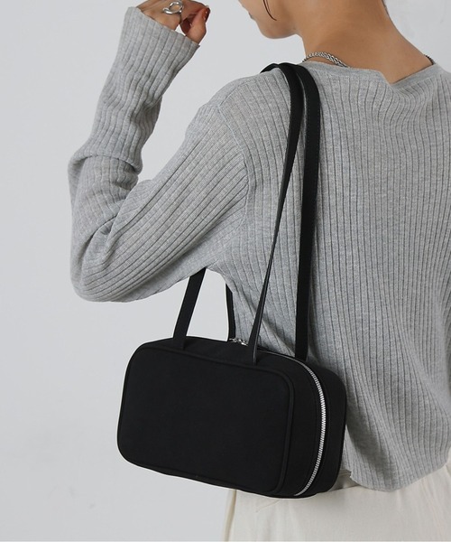 COLONY 2139（コロニートゥーワンスリーナイン）の「スクエアミニボストンバッグ（ボストンバッグ・レディース・レッド/ブラック/キャメル・FREE）」の2枚目の写真