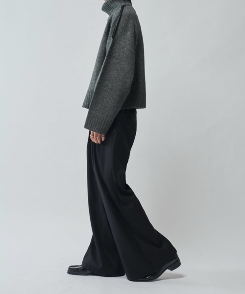 Lui's（ルイス）の「【Neucon/ニューコン】クロップドショートオーバーサイズタートルネックニット（ニット/セーター・メンズ・グレー/サックスブルー/ブラック・2/1）」の16枚目の写真