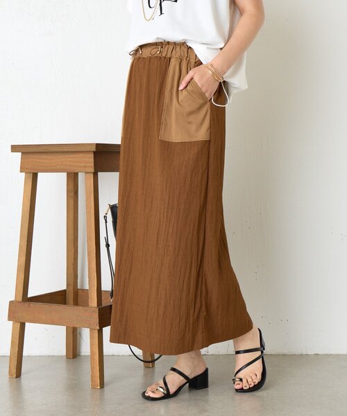 Jena espace merveilleux(ジェナ エスパスメルヴェイユ)の「異素材ドロストIラインスカート(スカート・レディース・ブラック/ブラウン/ベージュ・FREE)」の2枚目の写真