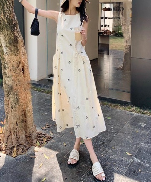 gossip!ロサンゼルス(ゴシップロサンゼルス)の「リボン刺繍 サイドポケットワンピース(ワンピース・レディース・オフホワイト・S/M)」の4枚目の写真