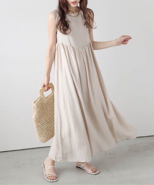 AMELY(エミリー)の「リネンライクギャザーフレアワンピース(ワンピース・レディース・ベージュ/ブラック/カーキブラウン・フリー)」の3枚目の写真