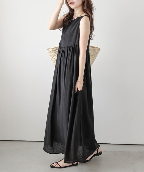 AMELY(エミリー)の「リネンライクギャザーフレアワンピース(ワンピース・レディース・ベージュ/ブラック/カーキブラウン・フリー)」の5枚目の写真