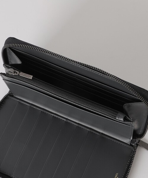BLACK LABEL CRESTBRIDGE(ブラックレーベル・クレストブリッジ)の「エンボスチェックラウンドジップウォレット(財布・メンズ・チャコールグレー・FREE)」の3枚目の写真